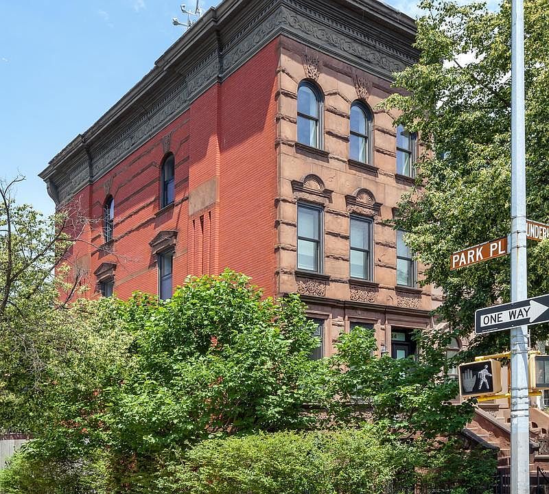 1st image of 144 Underhill Ave