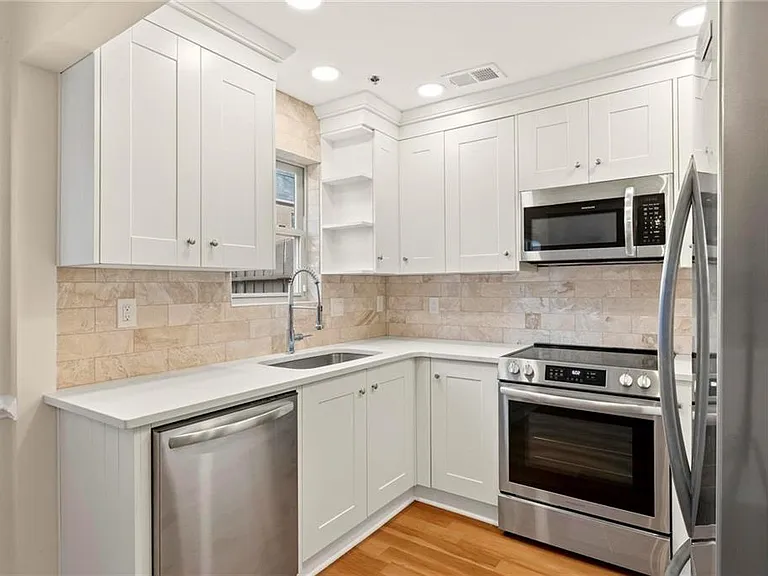245 Winding River Dr #E — Photo 8