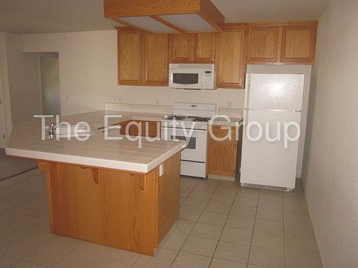 3rd image of 2611 W Lark Ave