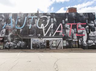 220 W 2nd St FLOOR 3, Dubuque, IA 52001