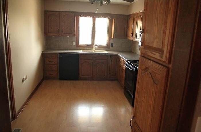 Spacious kitchen!