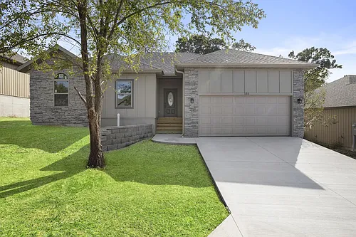 135 Sapling Dr Photo 1