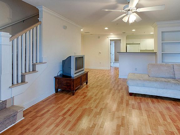 4th image of 1121 Tree Top Way APT 1429