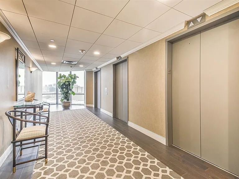 15 Greenway Plz #5C — Photo 18