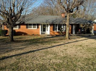 718 Roselawn Way, Bowling Green, KY 42104