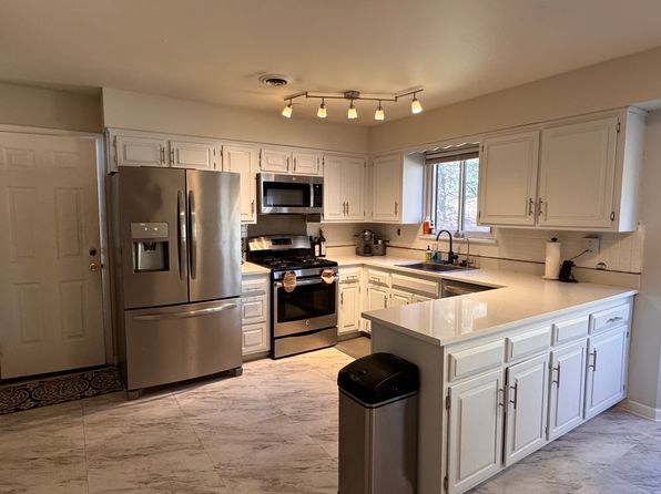 4 Settlers Ct