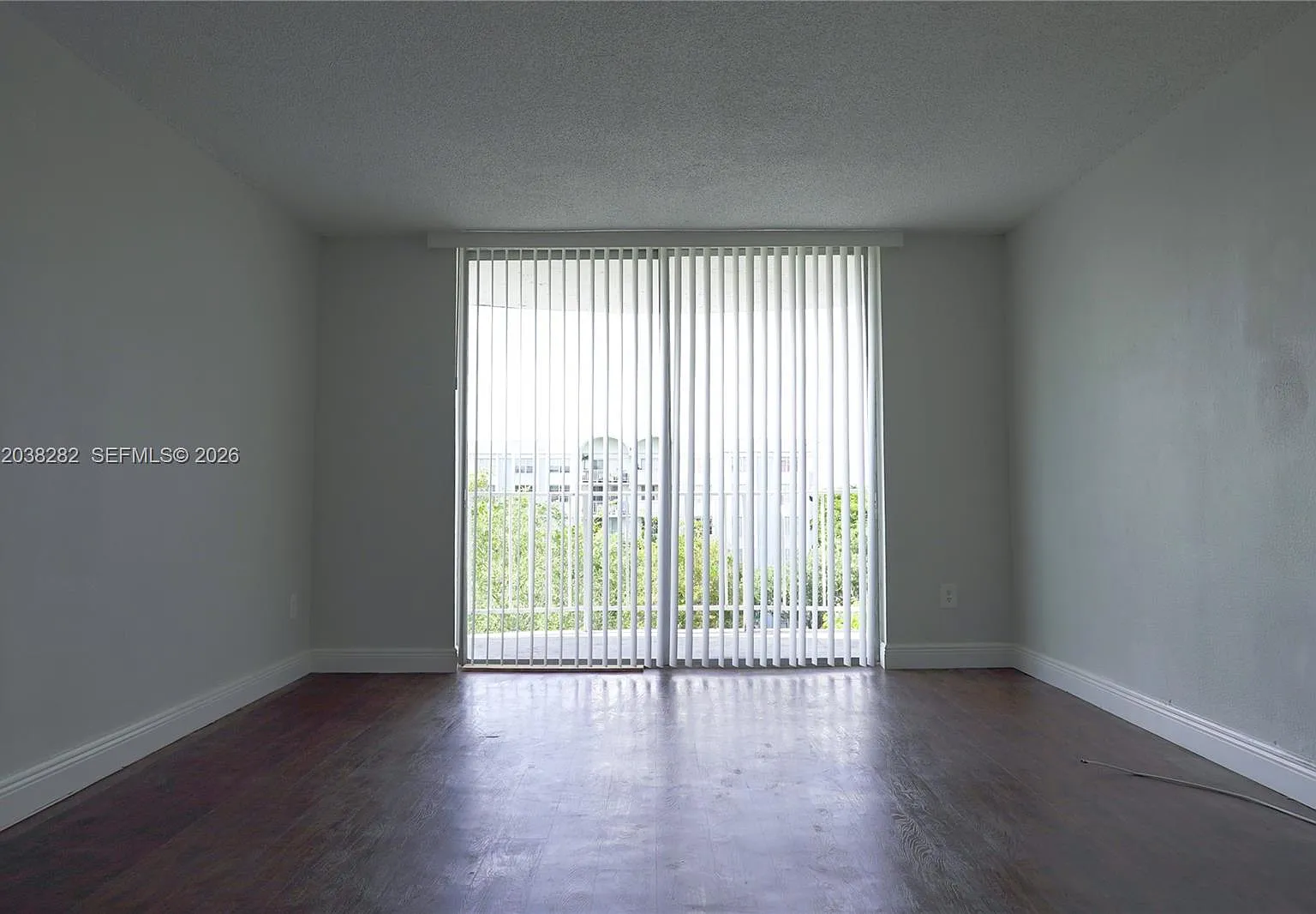 Montecarlo Condo — Photo 3