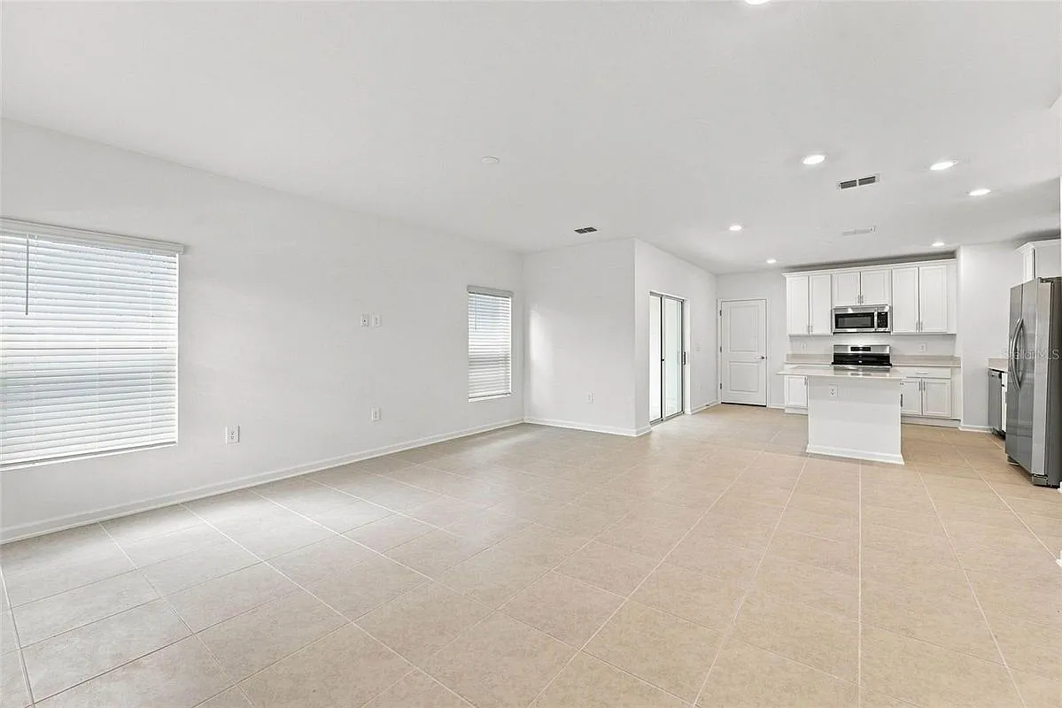 3 bed, 2.5 bath, 1647 sqft, $2,500 — Photo 3