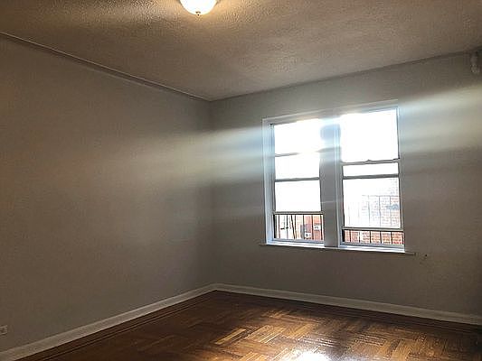4th image of 55 Ellwood St #4E