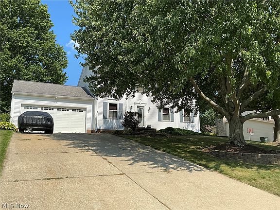 2nd image of 13592 Peppertree Ave NW