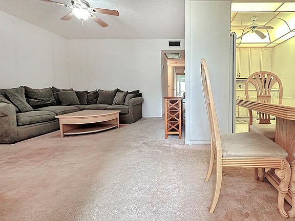 4th image of 1042 Ventnor O #1042