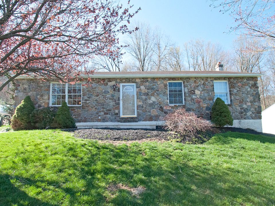 1st image of 482 W Prospect Ave