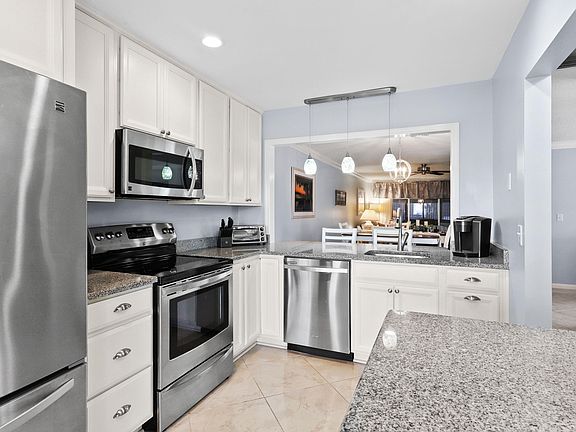3rd image of 5846 Summerfield Court #51d