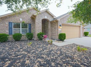 1516 Brook Hollow Dr, Pearland, TX 77581