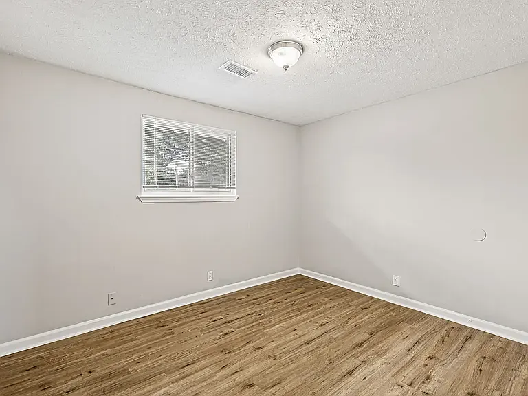 The Flats at 1200 — Photo 17