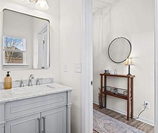 5th image of 252 Renford Rd