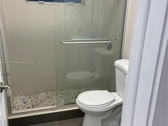 3rd image of 1611 West Ave APT 7