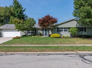 1619 Woodmont Dr, South Bend, IN 46614