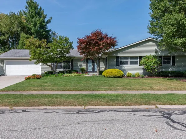 1619 Woodmont Dr, South Bend, IN 46614