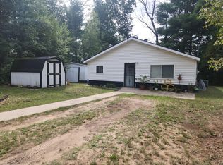 6203 S Gold Dr, Idlewild, MI 49642