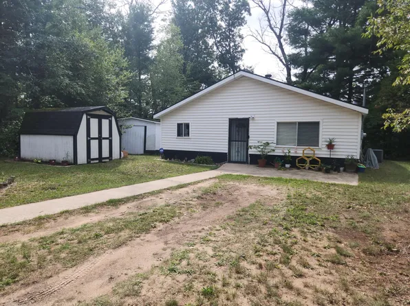 6203 S Gold Dr, Idlewild, MI 49642