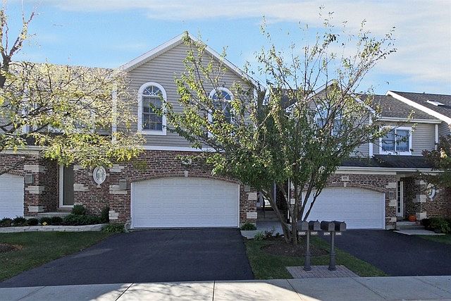 1st image of 1037 W Bogey Ln