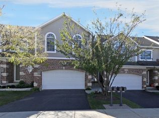 1037 W Bogey Ln, Palatine, IL 60067