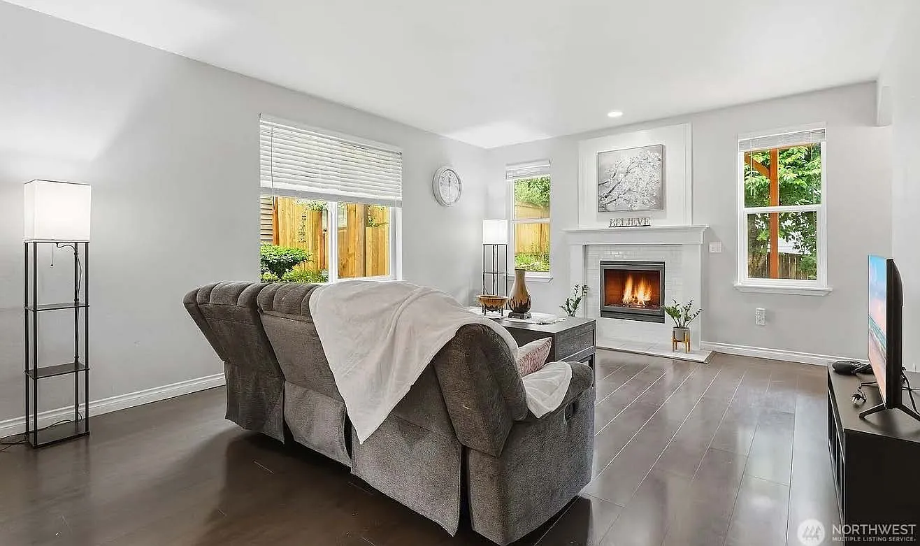 4 bed, 2165 sqft, $3,600 — Photo 3