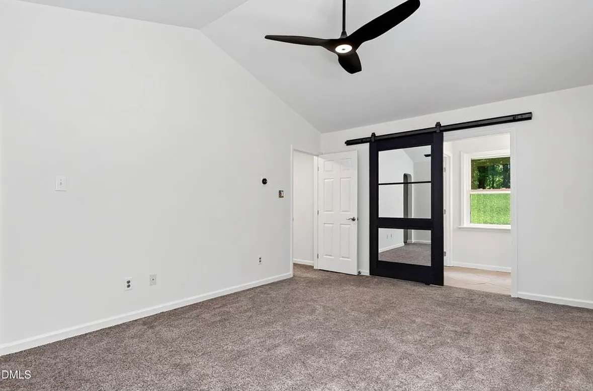 3 bed, 1554 sqft, $2,400 — Photo 4