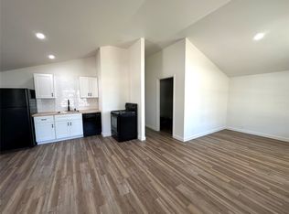 102 N Pinto St, Comanche, TX 76442