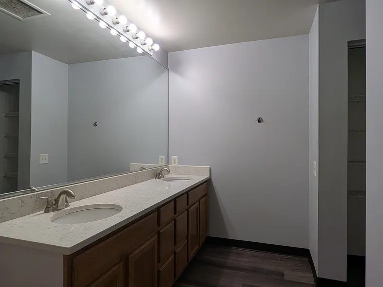 115 West st — Photo 9