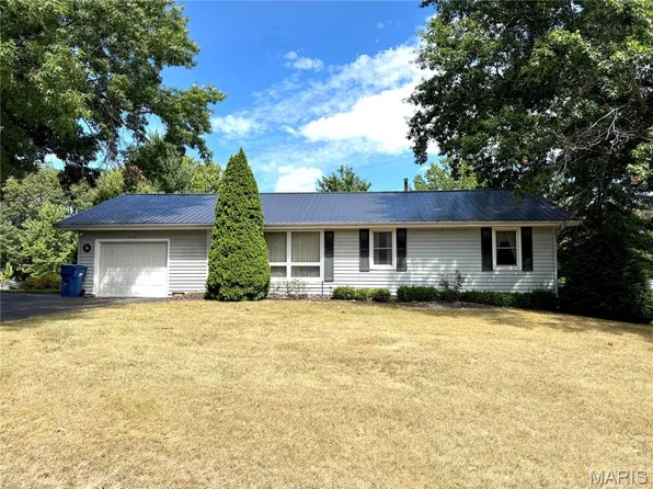 602 W Pierce St, La Grange, MO 63448