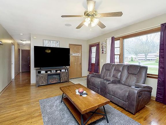 5th image of 1223 E Hazelwood North Dr N