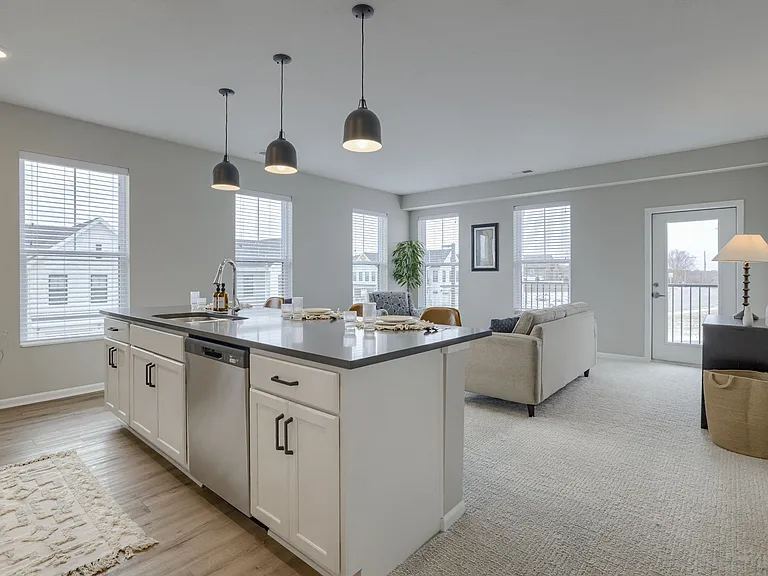 Leona - 2 Bed / 2 Bath - 1,291 Sq.Ft.