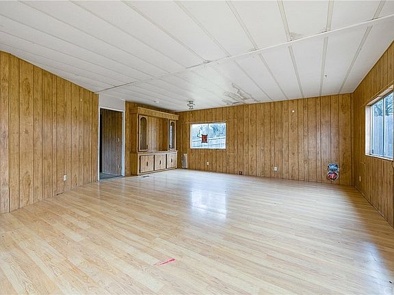 5th image of 16049 21st Ave