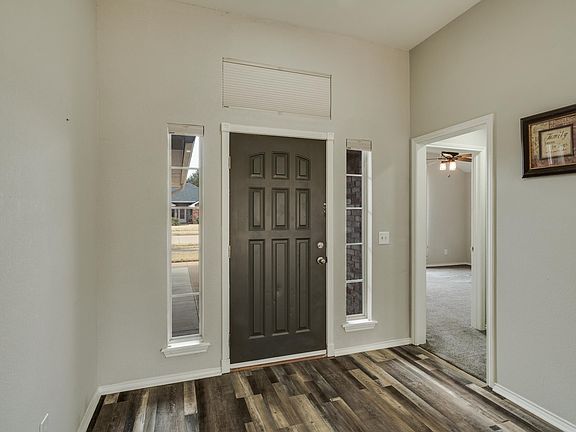 3rd image of 4929 Bayberry Dr