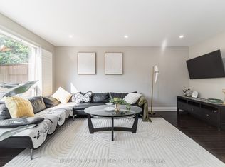 2 Lynedock Cres, Toronto, ON M3A2A8