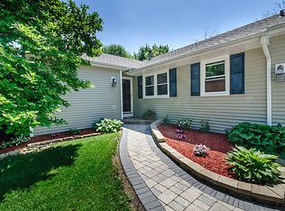 1338 Knoll Dr, Naperville, IL
