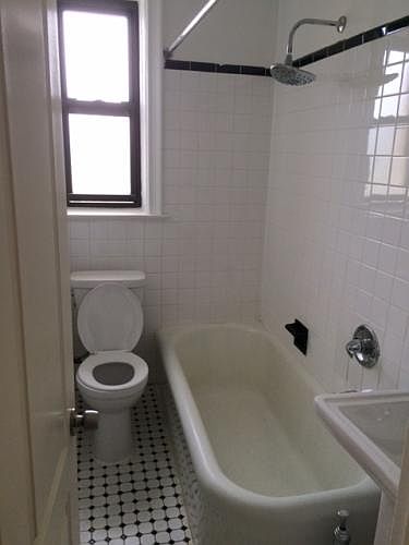 2nd image of 1366 E 3rd St APT D4