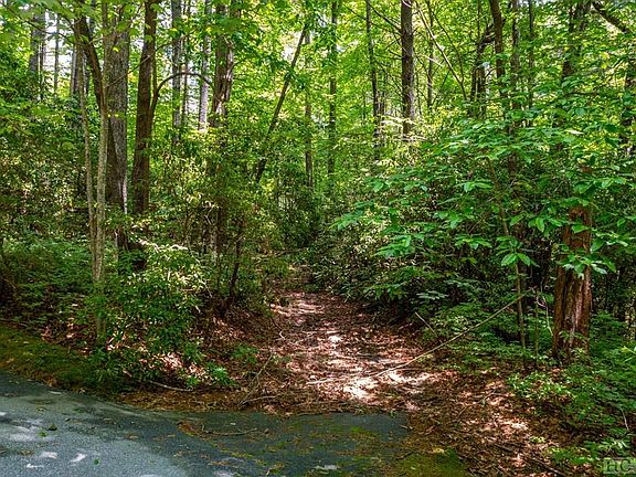 5th image of 32J Cherokee Trace