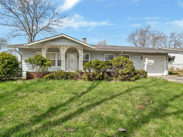 1833 E Sauk Trl, Sauk Village, IL 60411