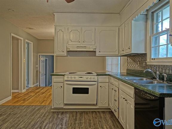 3rd image of 7805 Hilton Dr SW
