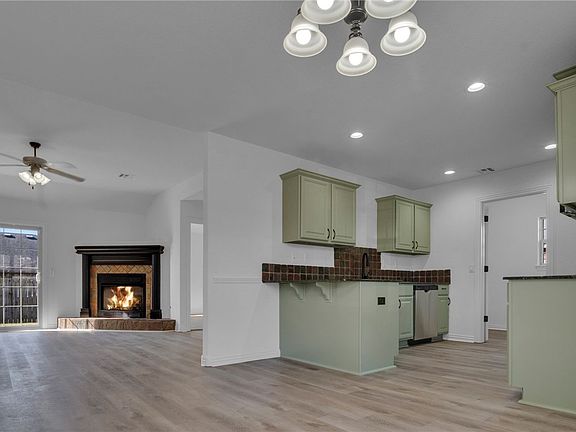 4th image of 4043 Mahogany Dr