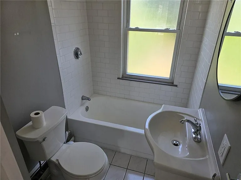 216 Maplewood Ave — Photo 13