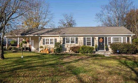 1st image of 4005 N Dr NW