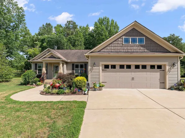 125 Garnet Ln, Clayton, NC 27520