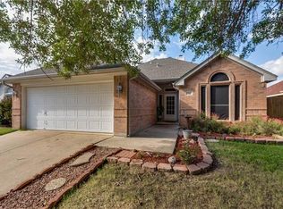1725 Cedar Tree Dr, Fort Worth, TX 76131