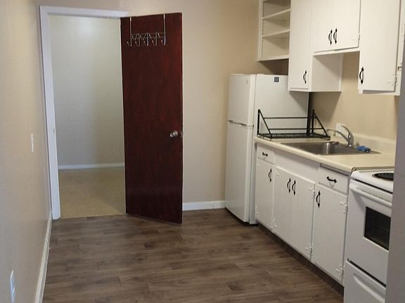 5th image of 812 Bay St #3