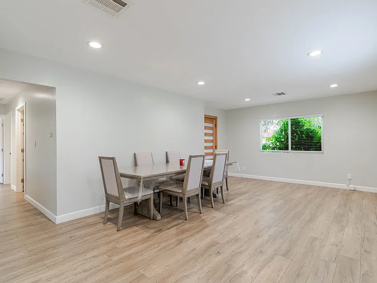 6539 Coldwater Canyon Ave — Photo 14