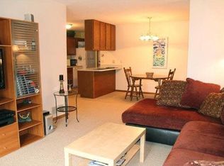 794 Parkside Dr, Saint Paul, MN 55127